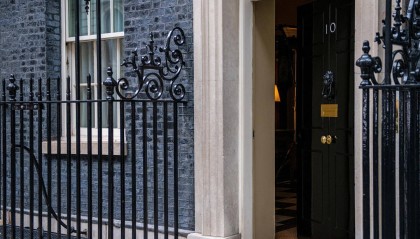 以色列总统与英国首相举行“激烈”会谈，双方分歧凸显