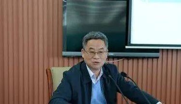 靠金融吃金融，楼文龙被公诉
