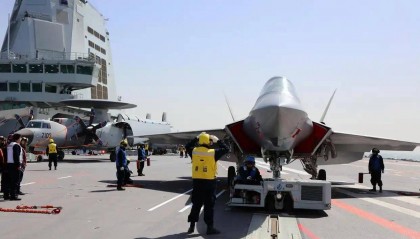 现场高清大图！一起感受舰载机弹射起飞“首秀”震撼瞬间