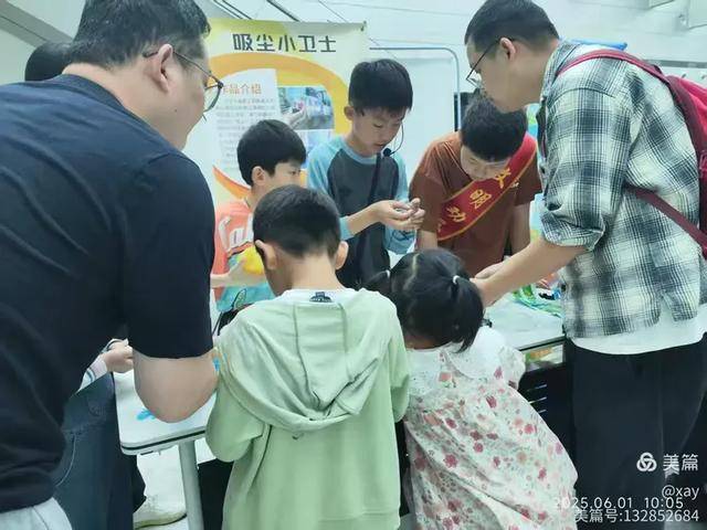 合肥市郎溪路小学科技小将闪耀合肥市科技馆“六一科技游园会”