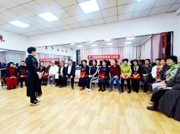 哈市香坊区图书馆举办“书香邂逅科技共话智慧生活”科技周主题活动