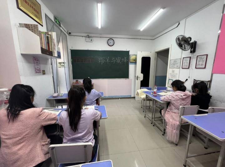 哈市香坊区图书馆举办“书香邂逅科技共话智慧生活”科技周主题活动