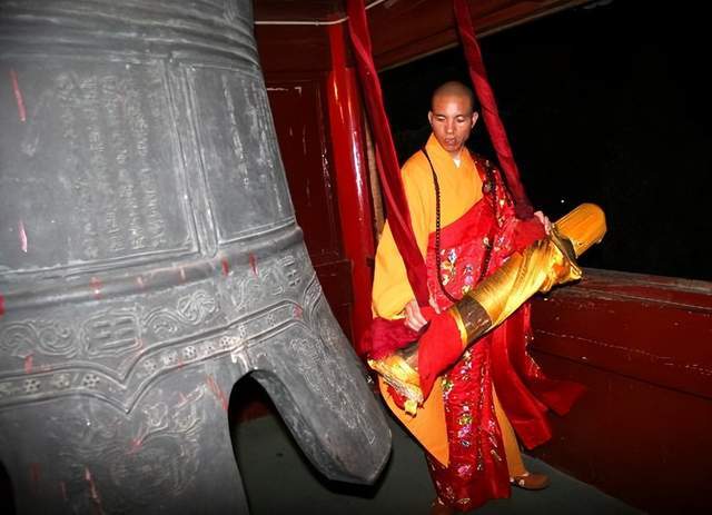 印乐法师接任少林寺住持！与释永信合影曝光，面相和善，为人朴实