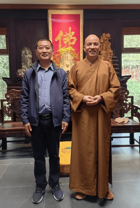 印乐法师接任少林寺住持！与释永信合影曝光，面相和善，为人朴实