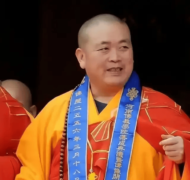 少林寺方丈释永信被曝带走接受调查，少林寺回应：等官方消息